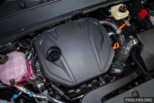 GALERI: Proton eMas 7 PHEV Premium Plus CKD di bilik pameran –  harga sama RM128,800, kini ada kerusi urut