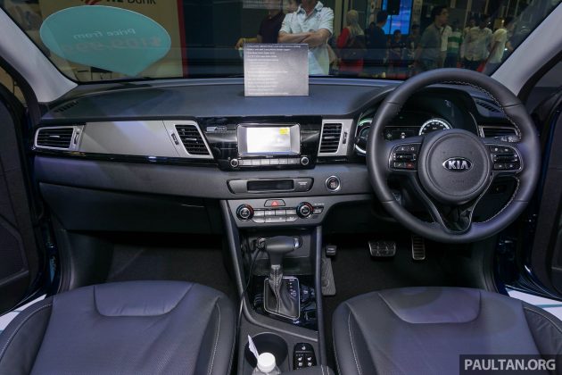 Kia Niro Hybrid 新加坡首发，新车上路价格十一万新币。