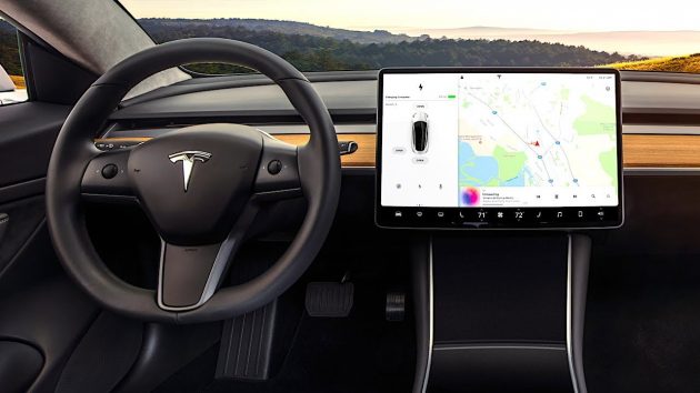 雨天透过荧幕操作雨刷, 德国 Tesla Model 3 车主肇祸被罚