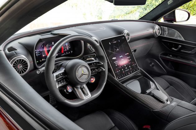 全新 Mercedes-AMG SL 系列全球首发, 全系标配V8引擎