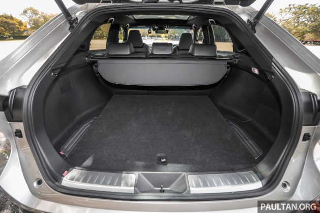 新车试驾: 2022 Toyota Harrier 2.0 Luxury, 优缺点都明显