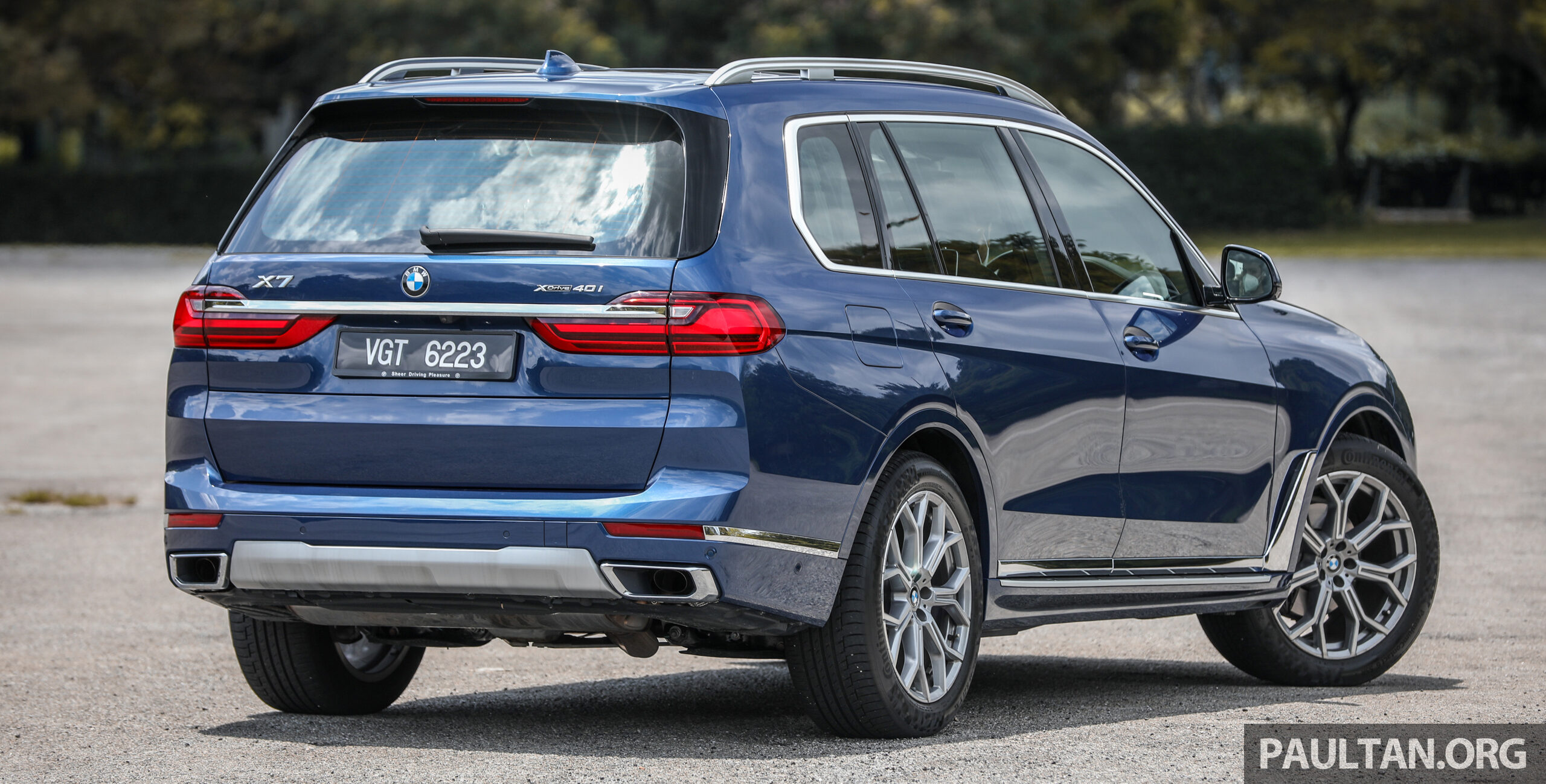 试驾：BMW X7 xDrive40i，气势磅礴！坐满七人也很舒服