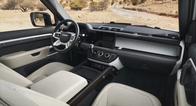 2023 Land Rover Defender 130 首发, 八座版本车身更长