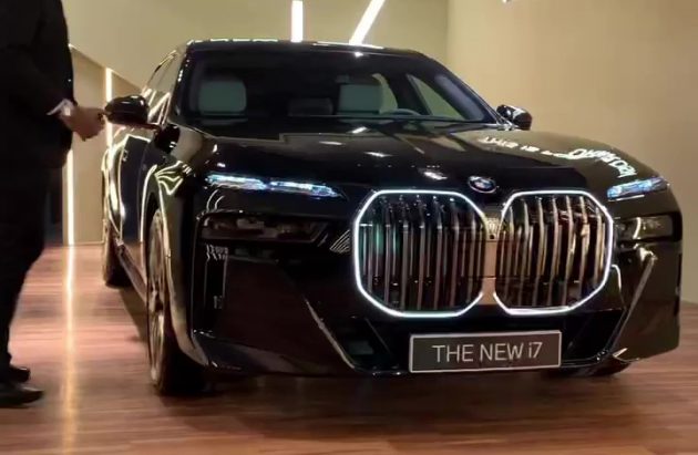 BMW i7 EV 本地私人活动首亮相, 4.7秒破百, 续航615公里