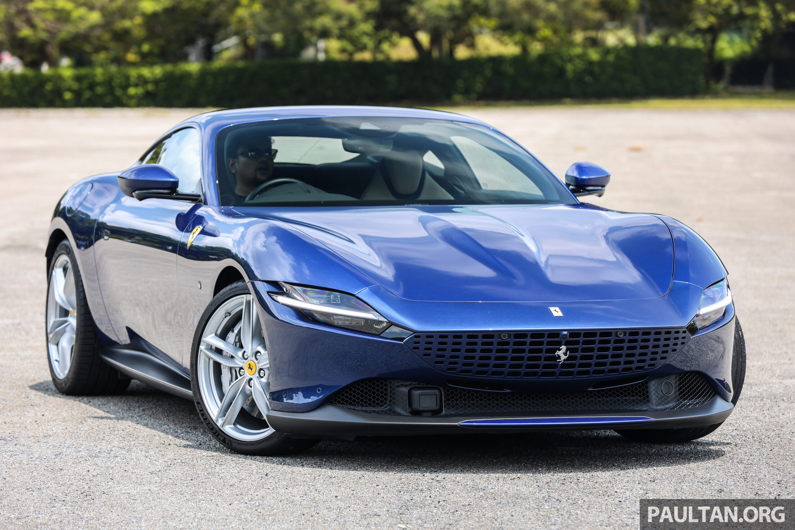 试驾：Ferrari Roma！跃马的全新形态，优雅与运动并重