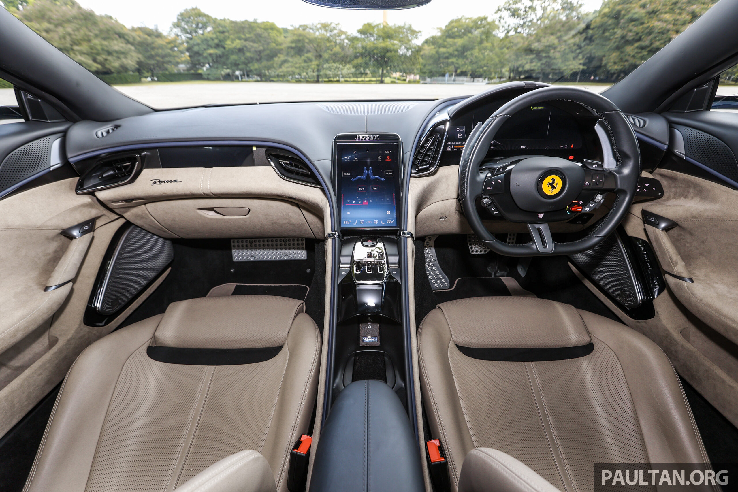 试驾：Ferrari Roma！跃马的全新形态，优雅与运动并重