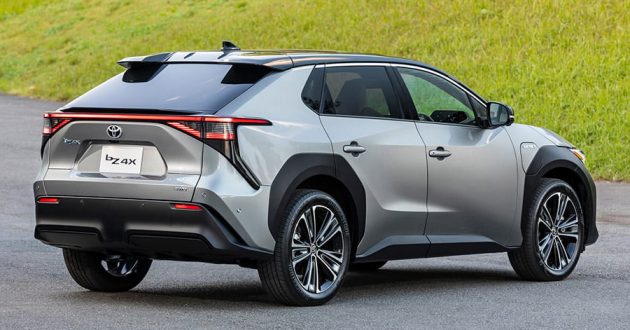 Toyota bZ4X EV SUV 登陆泰国市场, 单个等级要价23.5万
