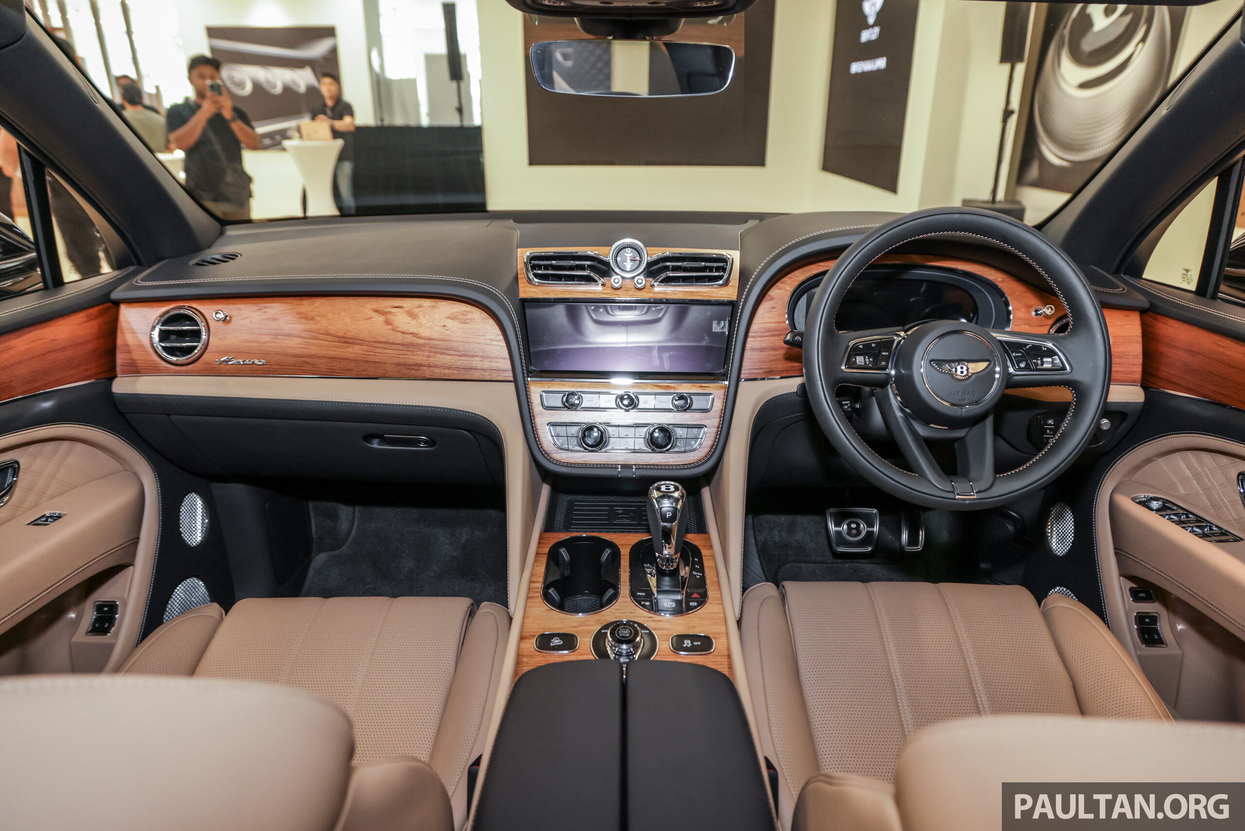 Bentley Bentayga EWB Azure 长轴版本地亮相！搭V8双涡轮引擎，功率达542 hp/770 Nm，不含税售RM1,091,000