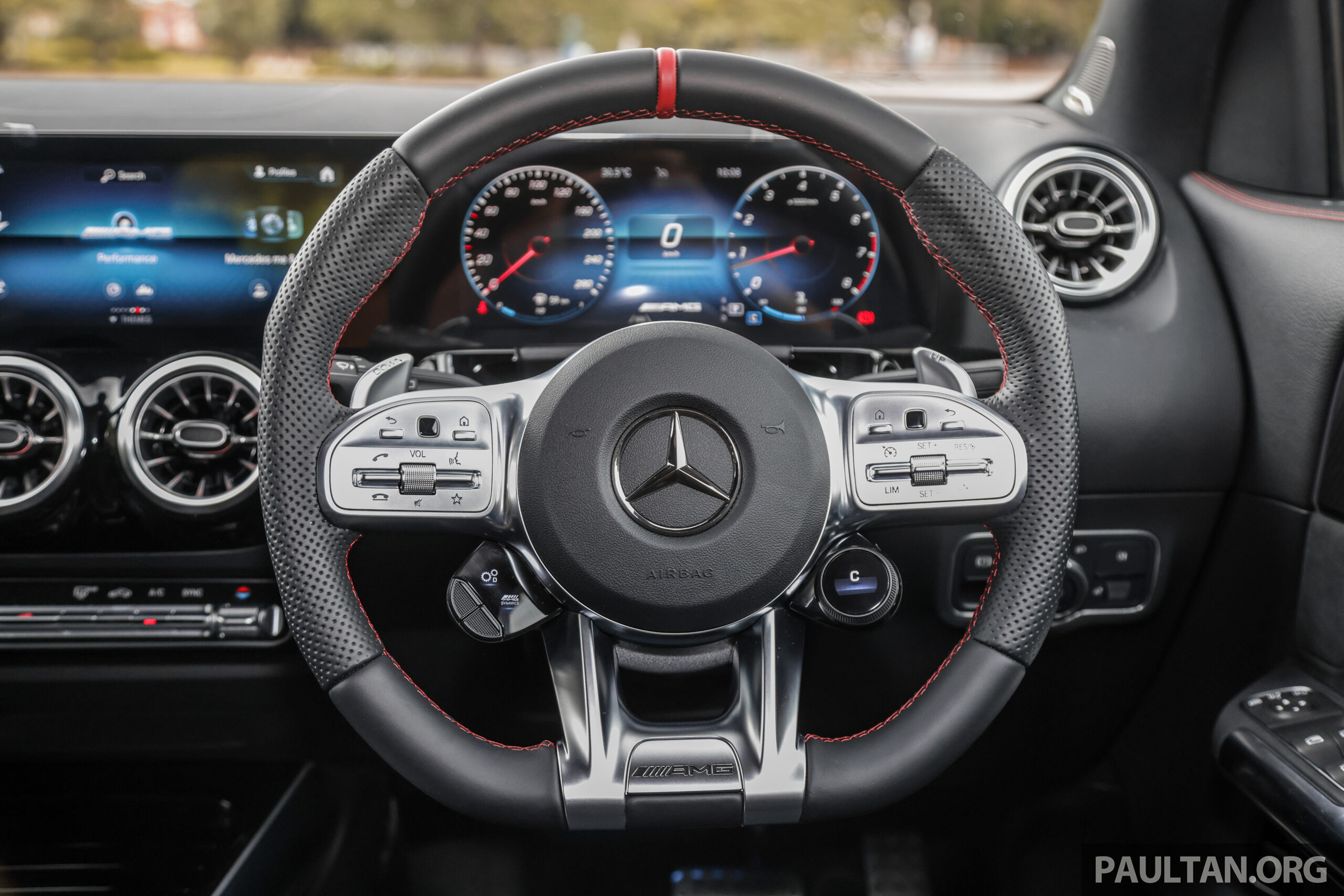 试驾：Mercedes-AMG GLA 35，独步车坛，毫无敌手？