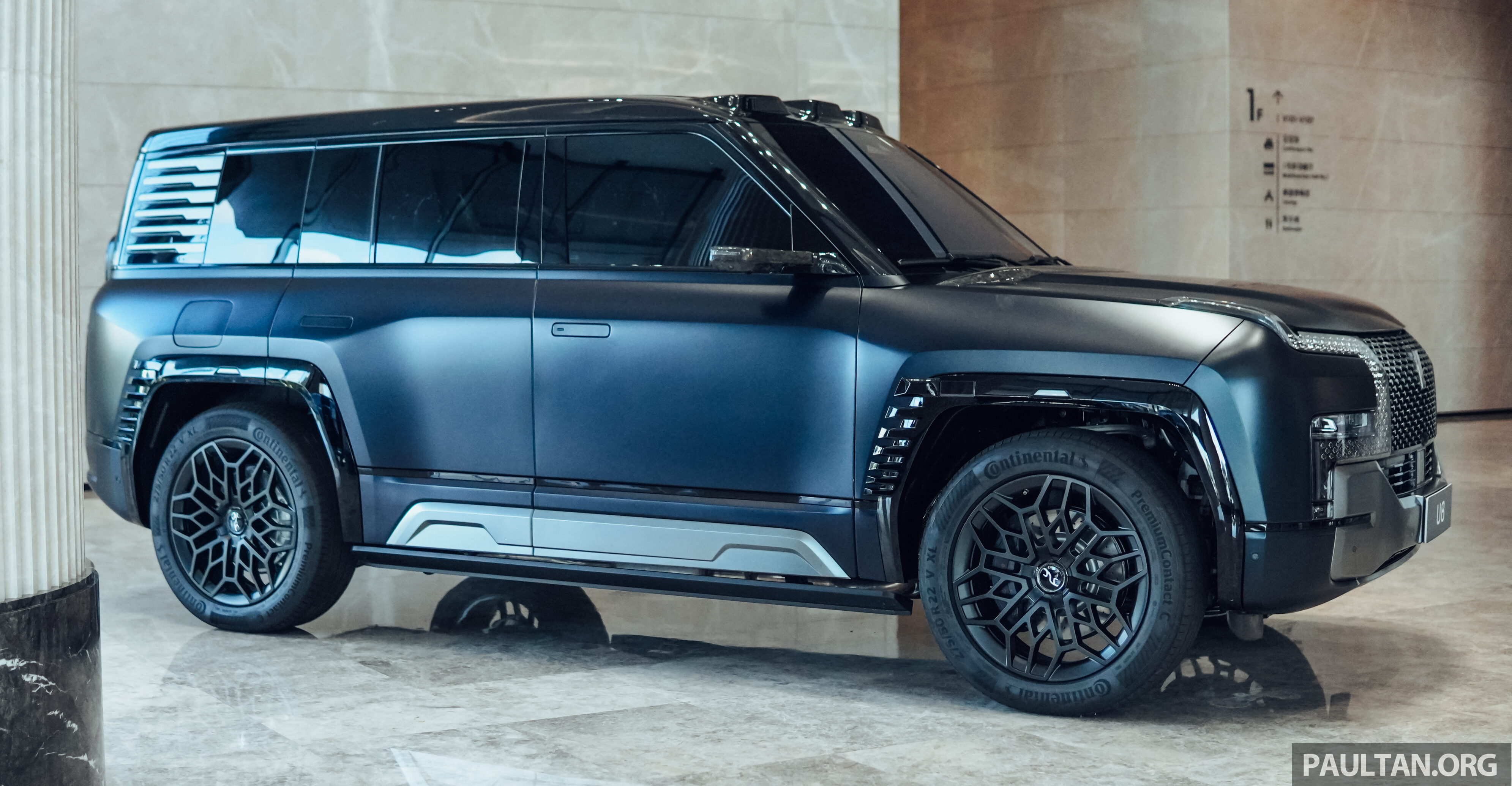 图集:仰望 Yangwang U8 实拍!比亚迪子品牌纯电动豪华SUV,1,304 PS/1,680 Nm 惊人动力!预售110万元人民币