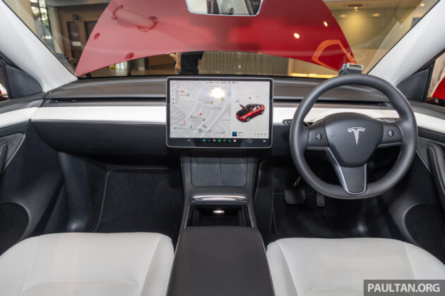 EVx 2023: Tesla Model Y 标准后驱版与增程四驱版参展!