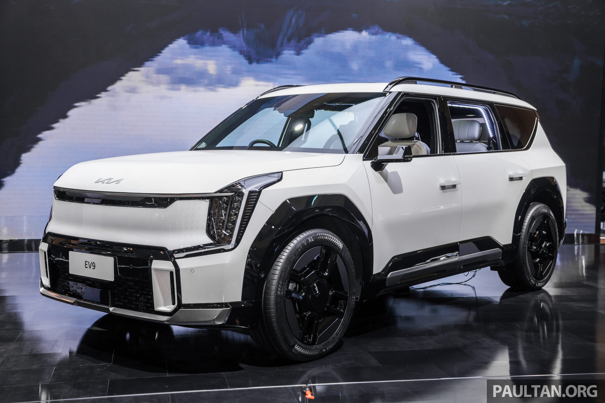 2024 Kia EV9 大型纯电动 SUV 本地开放预订!经销商揭会有6座和7座两种版本,预售价RM450k,料今年5月发布