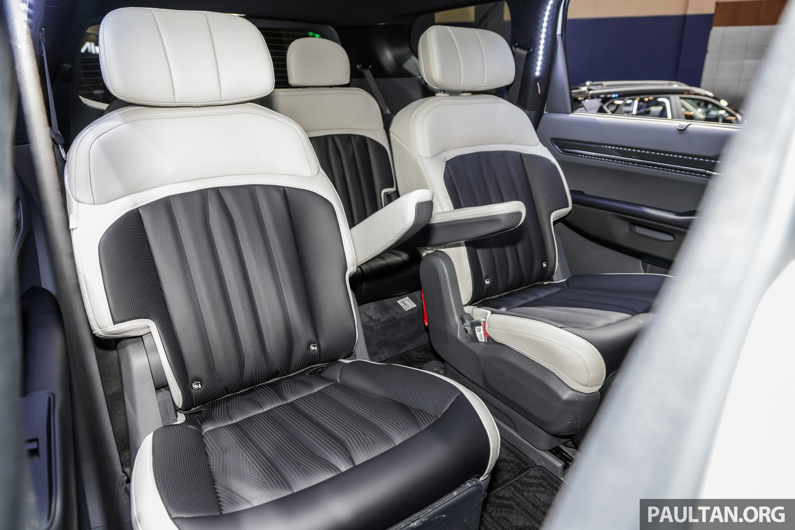2024 Kia EV9 大型纯电动 SUV 本地开放预订!经销商揭会有6座和7座两种版本,预售价RM450k,料今年5月发布