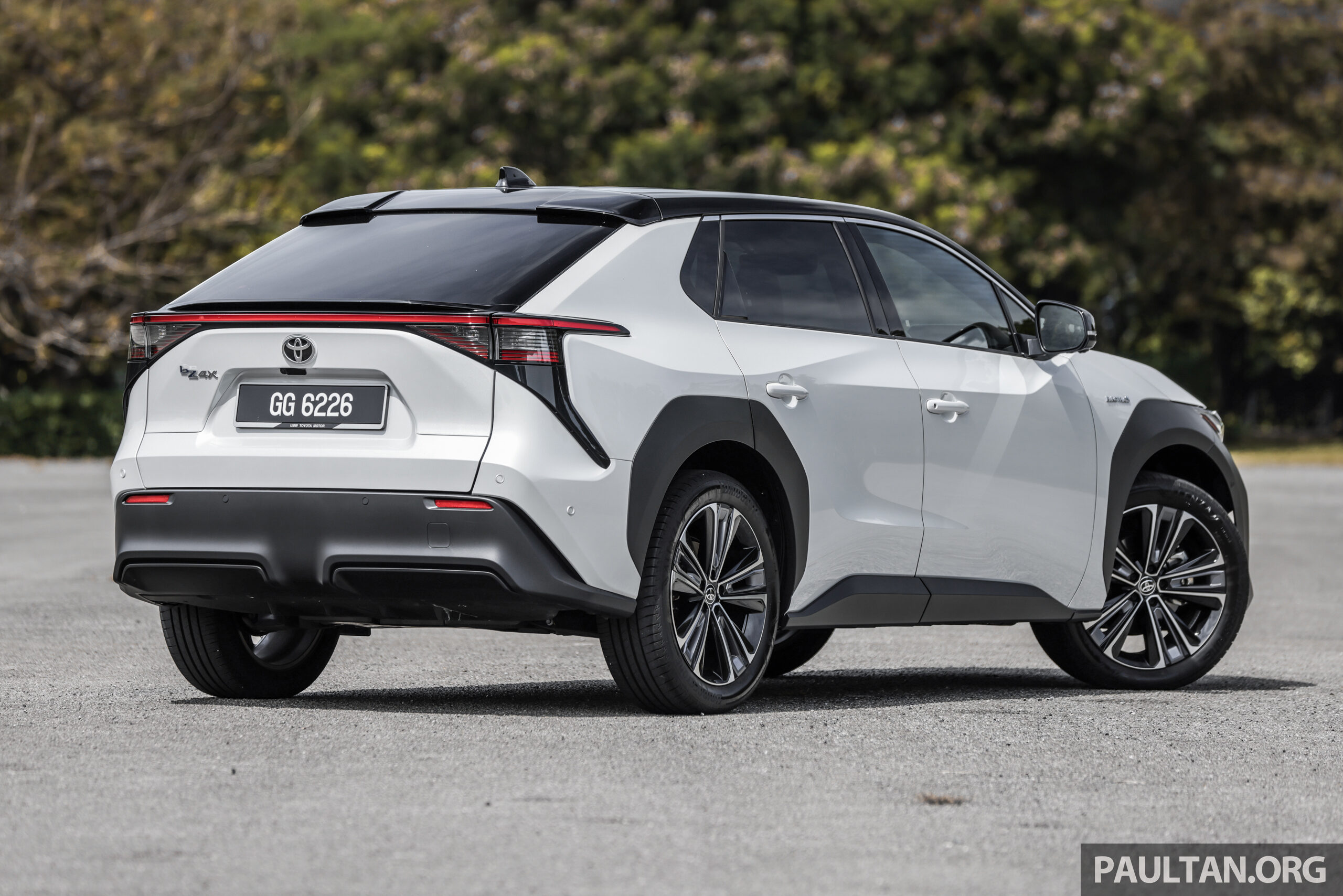 图集：2023 Toyota bZ4X 电动跨界SUV实拍！明年发布？