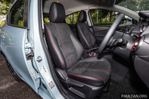 新车实拍: 2024 Mazda 2 1.5 High Sedan 与 Hatchback 小改款, 仅单一等级, 外观小改+配备小幅升级, 售价10.9万
