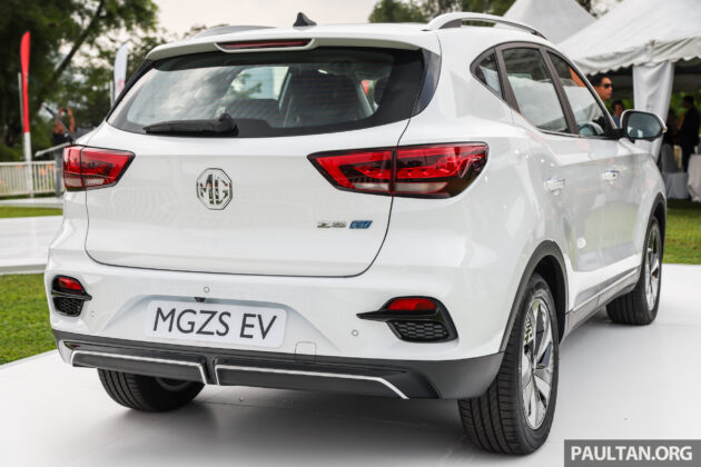 MG ZS EV 本地预览且开放新车预订, 纯电动跨界SUV, 8秒破百, 续航里程320公里, 54分钟充电至80%, 预估价RM129k