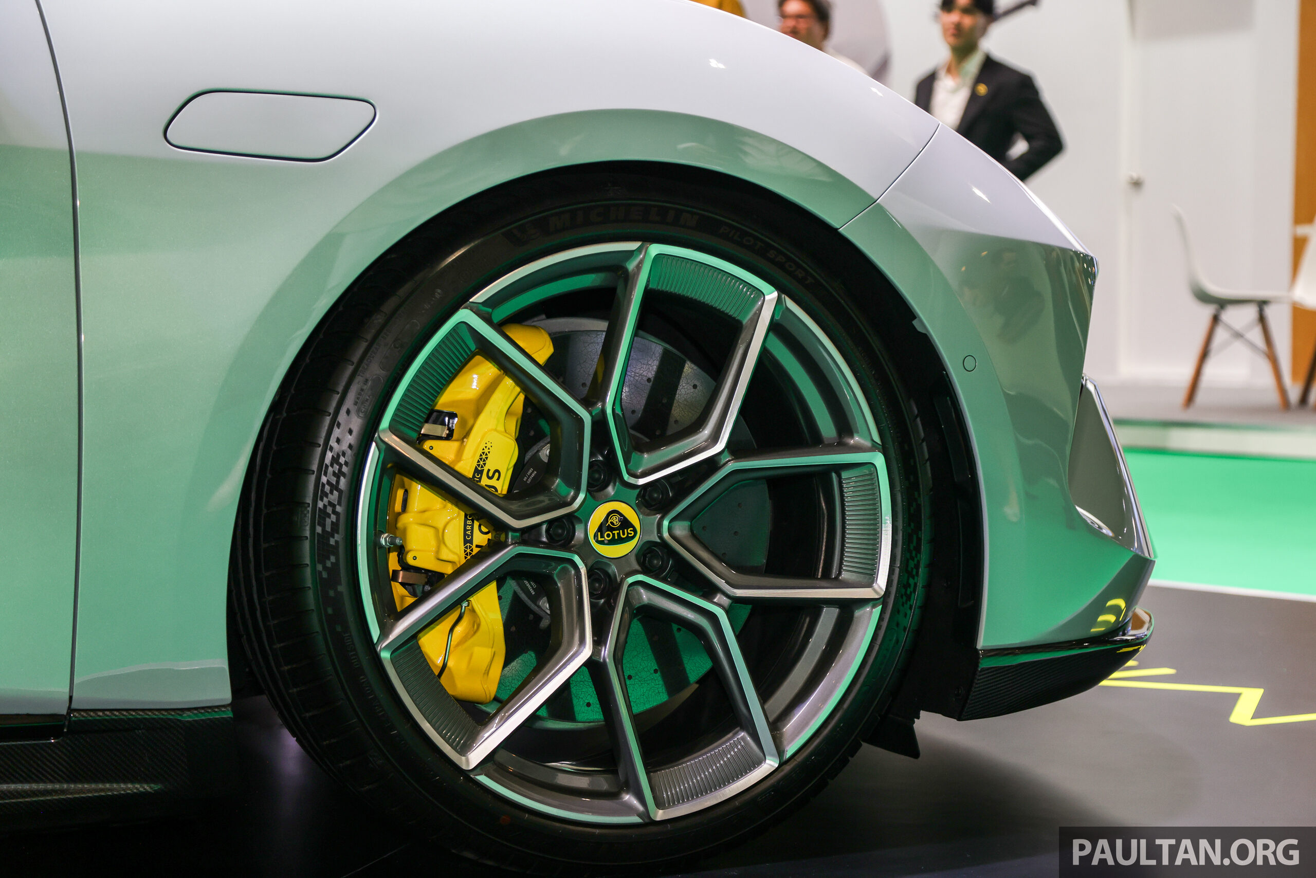 Lotus Emeya 纯电四门跑房 Hyper GT 曼谷车展登场!最大输出 905 hp / 985 Nm,2.78秒破百!兑马币RM778k起