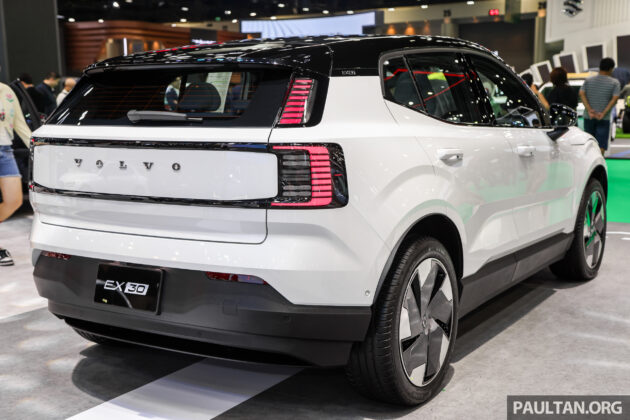 Volvo EX30 EV 亮相曼谷车展, 分标准与性能三个版本, 最快3.6秒破百, 续航里程最长480公里, 原厂确认即将引进大马