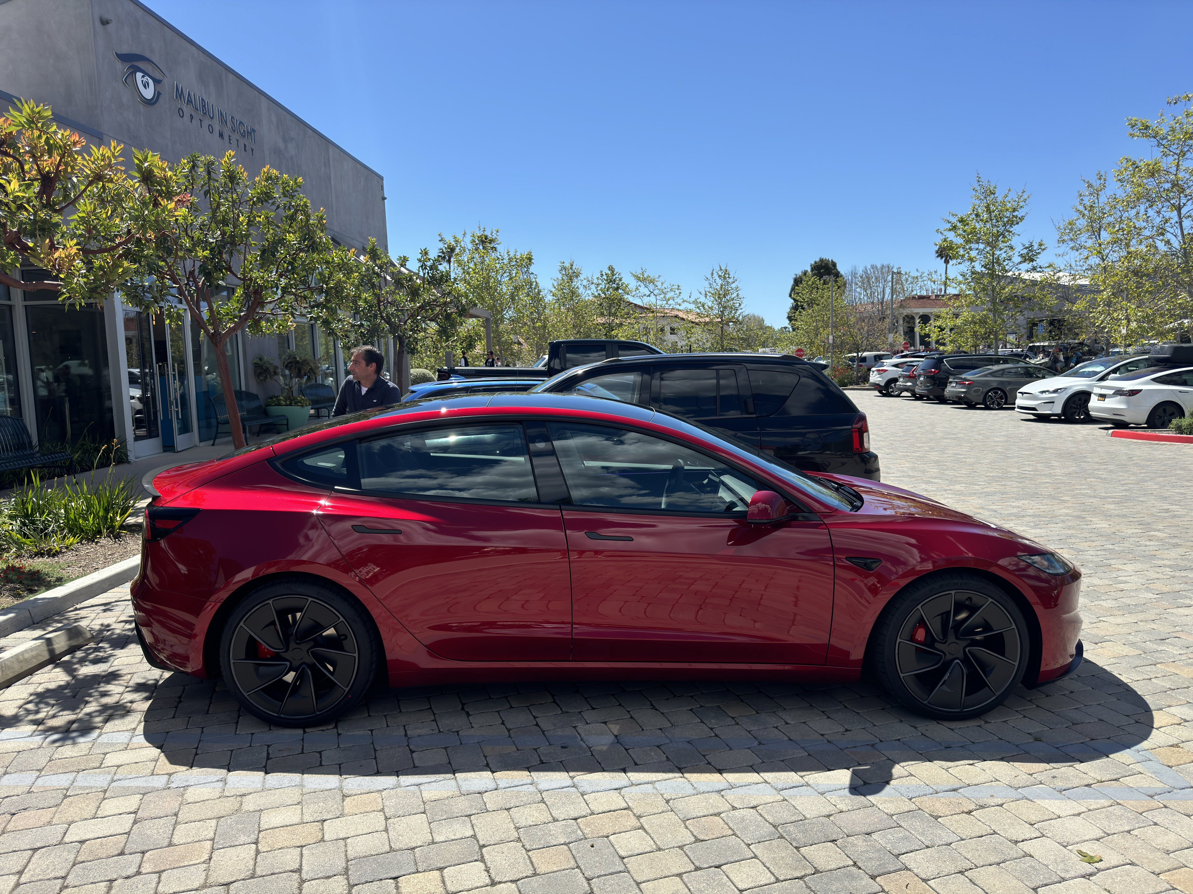 更清晰谍照！Tesla Model 3 Performance 发布前再被捕获