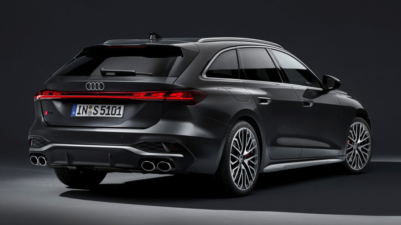 重塑命名体系,新一代 Audi A4 易名为 A5;A5 Sedan、Avant、S5 Avant 官图释出,搭载 ChatGPT AI 声控系统