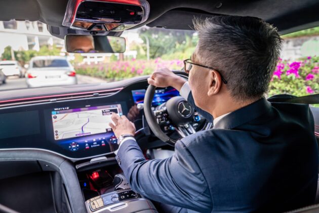 Mercedes-Benz 向贸工部赠送四辆纯电动车, 包含 EQE 500 SUV, EQS 580 SUV, EQS 500 与 AMG EQS 53