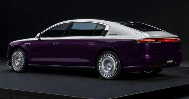 华为尊界 S800 旗舰四门房车首发, 定位超奢华四门房车, 锁定 Rolls Royce 与 Bentley 为对手, 预售价从61.2万令吉起