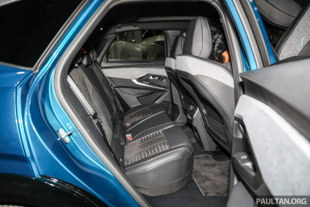 Peugeot e-3008 纯电SUV亮相吉隆坡车展, 续航里程最长可达700公里, 半小时充电至80%, 未来或有机会引进我国市场