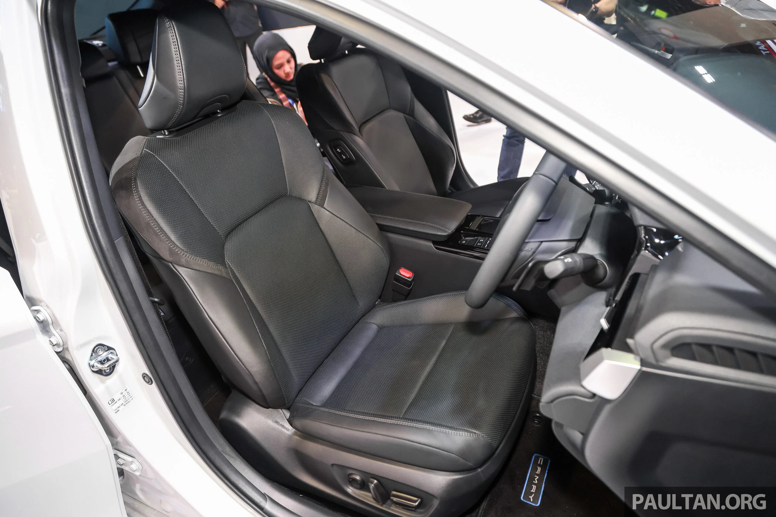 全新第九代 Toyota Camry XV80 正式于本地上市！只提供2.5L混动版，最大续航里程达1,250公里，售价RM248,800