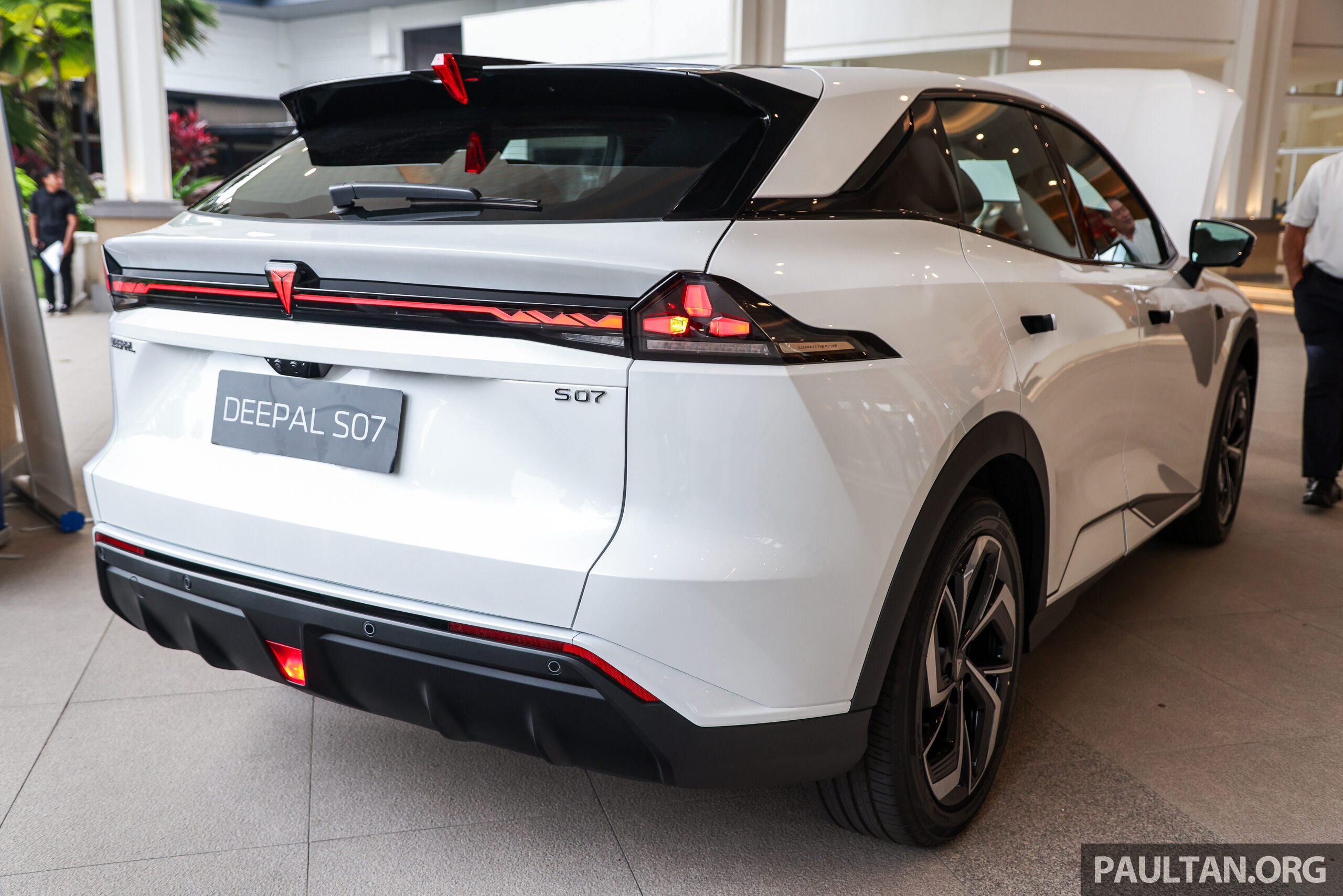 发布在即？深蓝 Deepal S07 本地亮相！475公里WLTP续航里程、258 PS马力；剑指 Tesla Model Y、比亚迪海狮