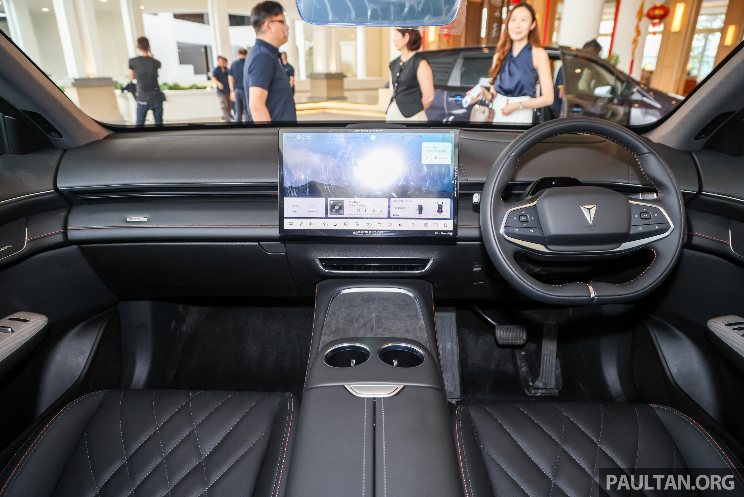 发布在即？深蓝 Deepal S07 本地亮相！475公里WLTP续航里程、258 PS马力；剑指 Tesla Model Y、比亚迪海狮