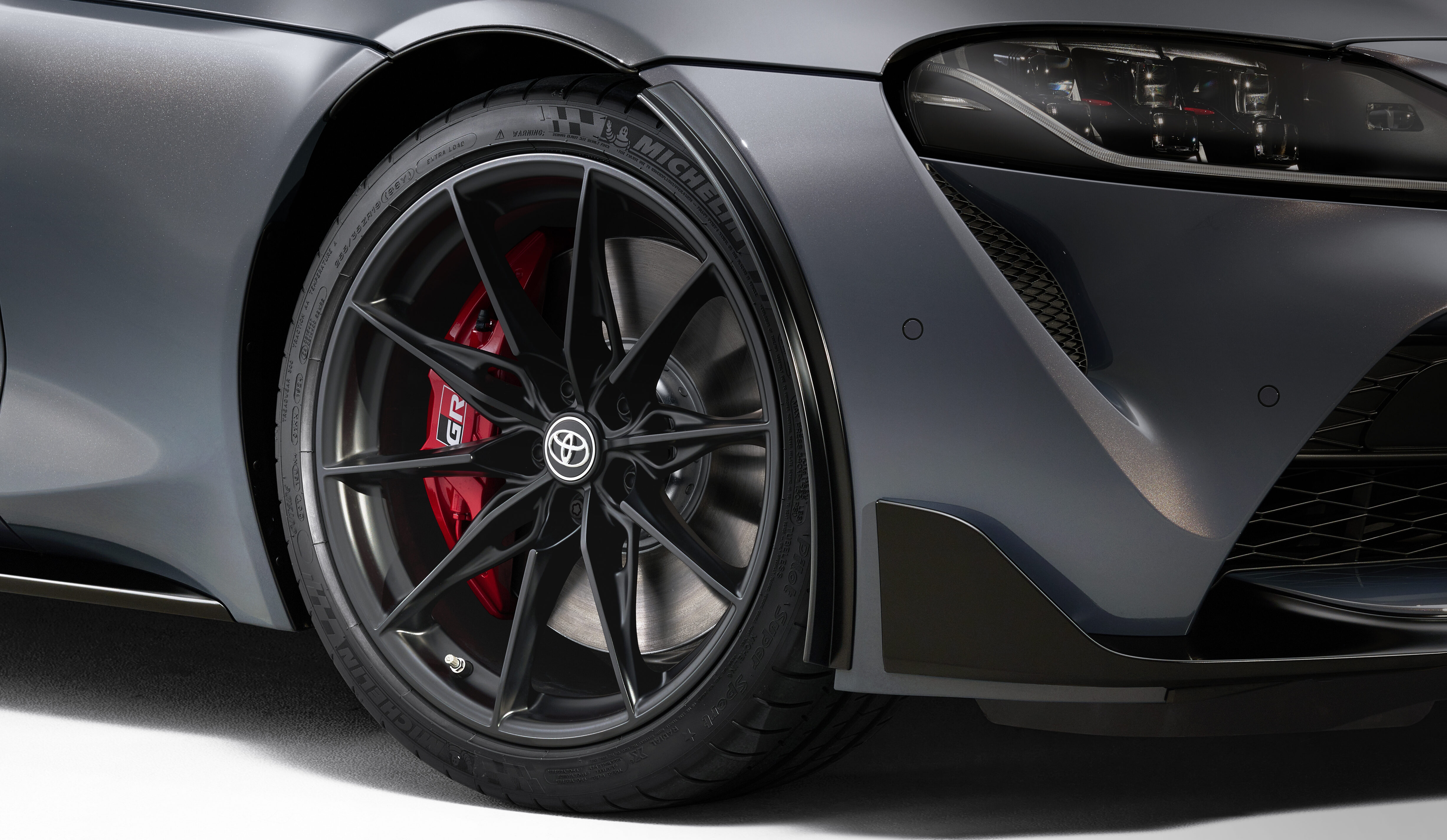 Toyota GR Supra Track Edition 本地开卖!煞车、悬吊、空气动力学全面升级!可选 6MT 或 8AT,售价RM698k起