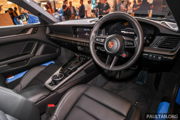 2025 Porsche 911 小改款正式来马, 同时提供基础款 Carrera 与 Carrera 4 GTS 版本, 售价从143万令吉起