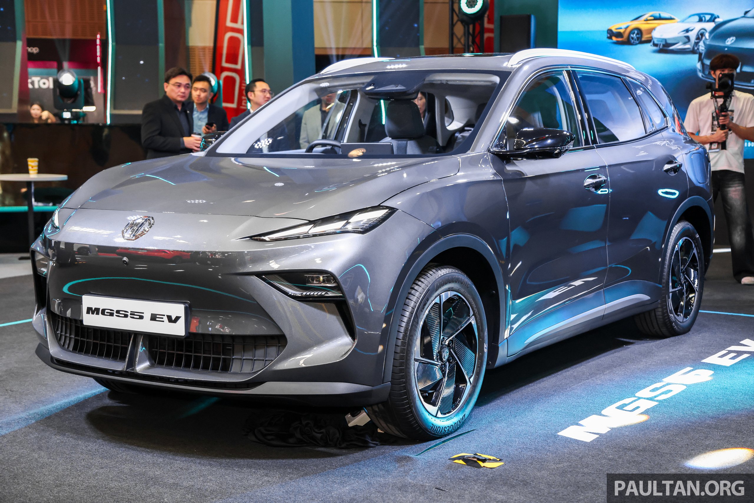 2025 MG S5 EV 大马车展亮相！划分 Com 和 Lux 两种版本，料售RM115k起！“早鸟”可享RM5k回扣和免费充电器