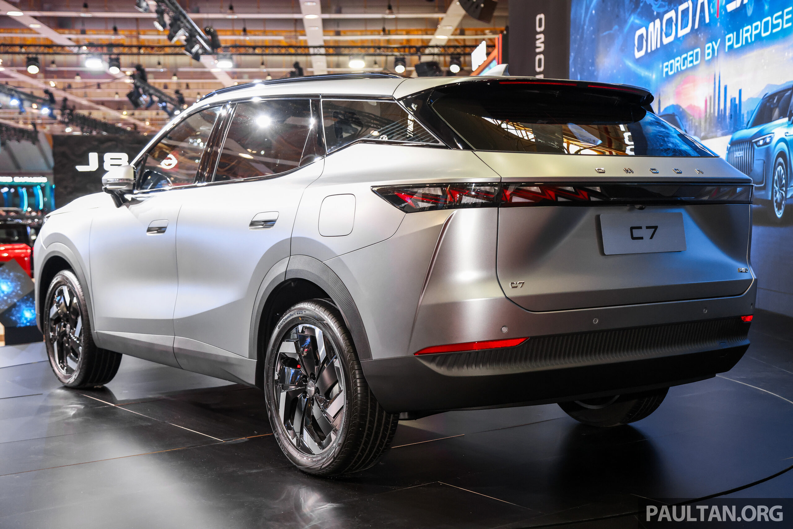 Omoda C7 大马汽车展亮相!纯汽油版本,极可能搭载与 Jaecoo J7 相同的 1.6T + AWD 动力系统,有望今年面市