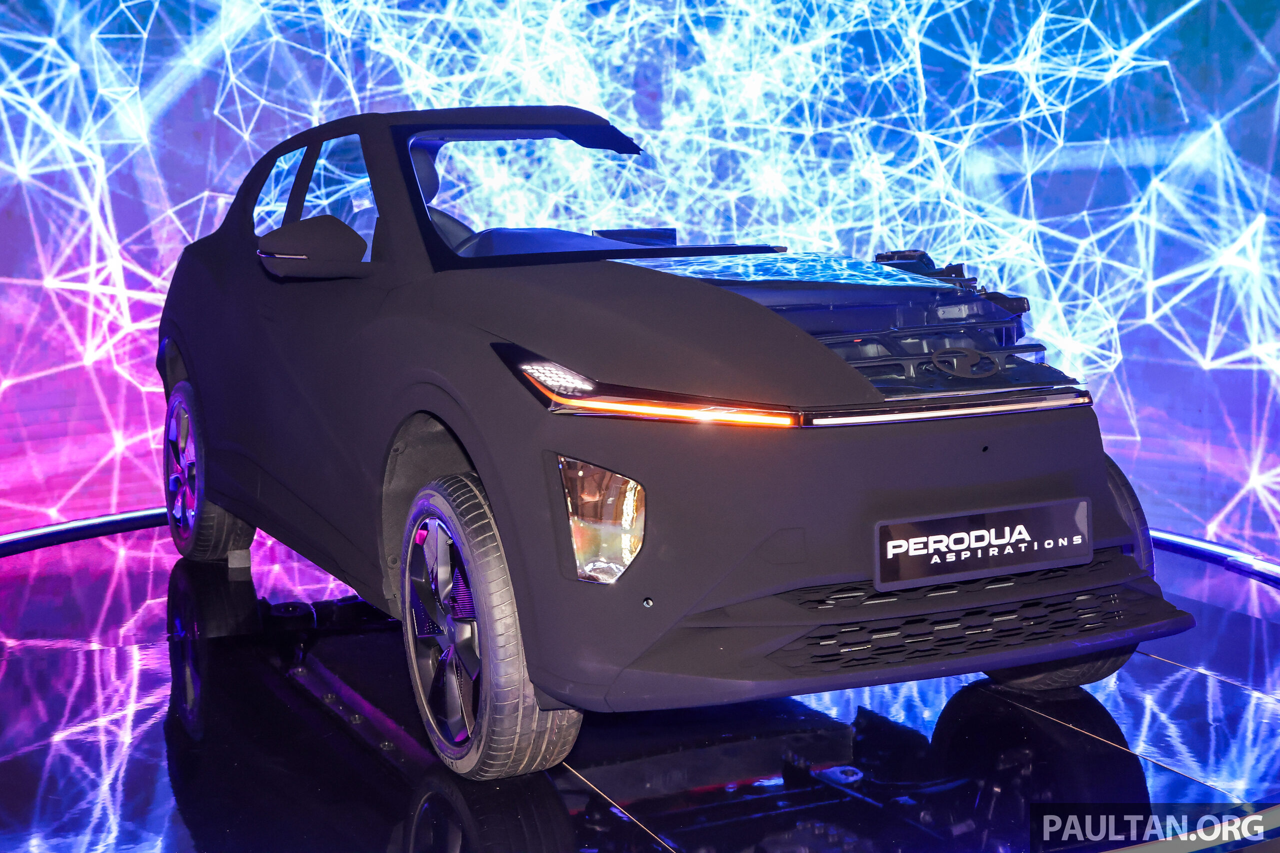 Perodua 首款纯电动车预计本月底正式发布!首相安华:近几天内敲定日期,非一般新品发布,是国家级重要议程