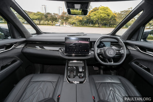 2025 Zeekr 009 Ultra Luxury 纯电动六人座豪华大型MPV完整新车实拍图集, 续航里程可达582公里, 售价36万令吉