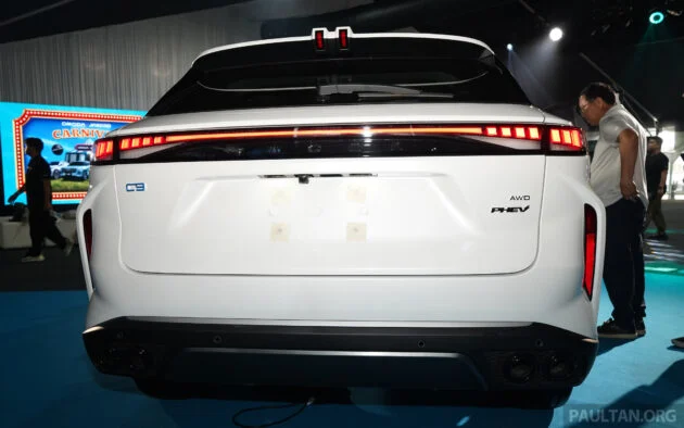 Omoda C9 PHEV 预估价22万令吉, 首批订车客户可享RM4,618优惠, 搭载1.5T PHEV混动系统, 或第二季正式发布