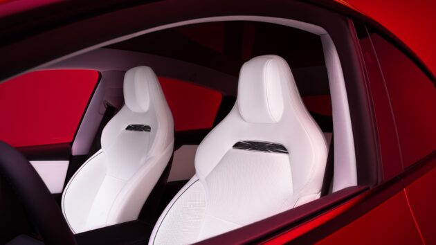 2026 Tesla Model Y Performance 全球首发, 定位车系旗舰性能版, 3.5秒破百, 极速250km/h, 续航里程可达580公里