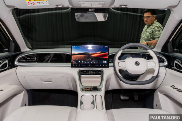 Proton eMAS 5 我国正式开启预购, 本地售价最亲民的纯电动车, 续航里程最长325公里, 官方预售价从RM60,000起