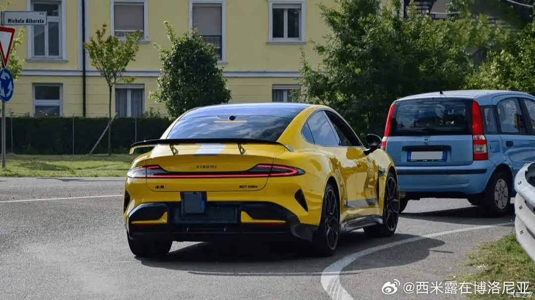 梦幻联动还是研究对象？小米 SU7 Ultra 现身法拉利工厂