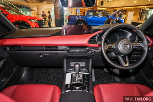 Mazda 3 1.5G High Plus 本地上市, 同时提供Sedan与Liftback车型, 售价11.9万令吉, 配备比照2.0G High Plus