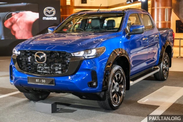 2025 Mazda BT-50 小改款于本地正式发布, 仅有一个版本, 搭载3.0L四缸柴油涡轮引擎+6AT变速箱, 官方售价14万令吉