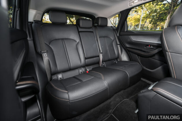 2025 Mazda CX-60 完整新车实拍+简短评测, 本地售价20万令吉, 2.5L NA引擎+8AT+后驱, 选它还是 Toyota Harrier?