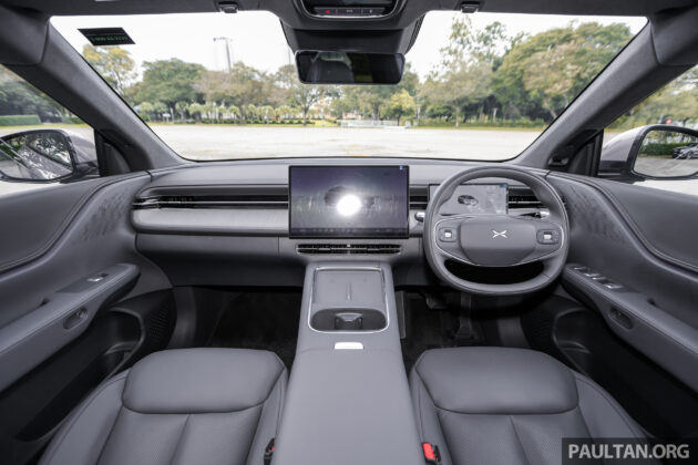 2026 Xpeng G6 RWD Long Range Pro 实拍图集, 续航里程525公里, 只需12分钟充电至80%, 依旧可用免税价入手
