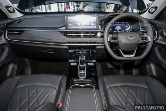 2026 Chery Tiggo 8 新入门级车型实拍图集, 改搭1.6T四缸涡轮引擎, 外观与内装配备有小幅差异, 售价仅RM129,800