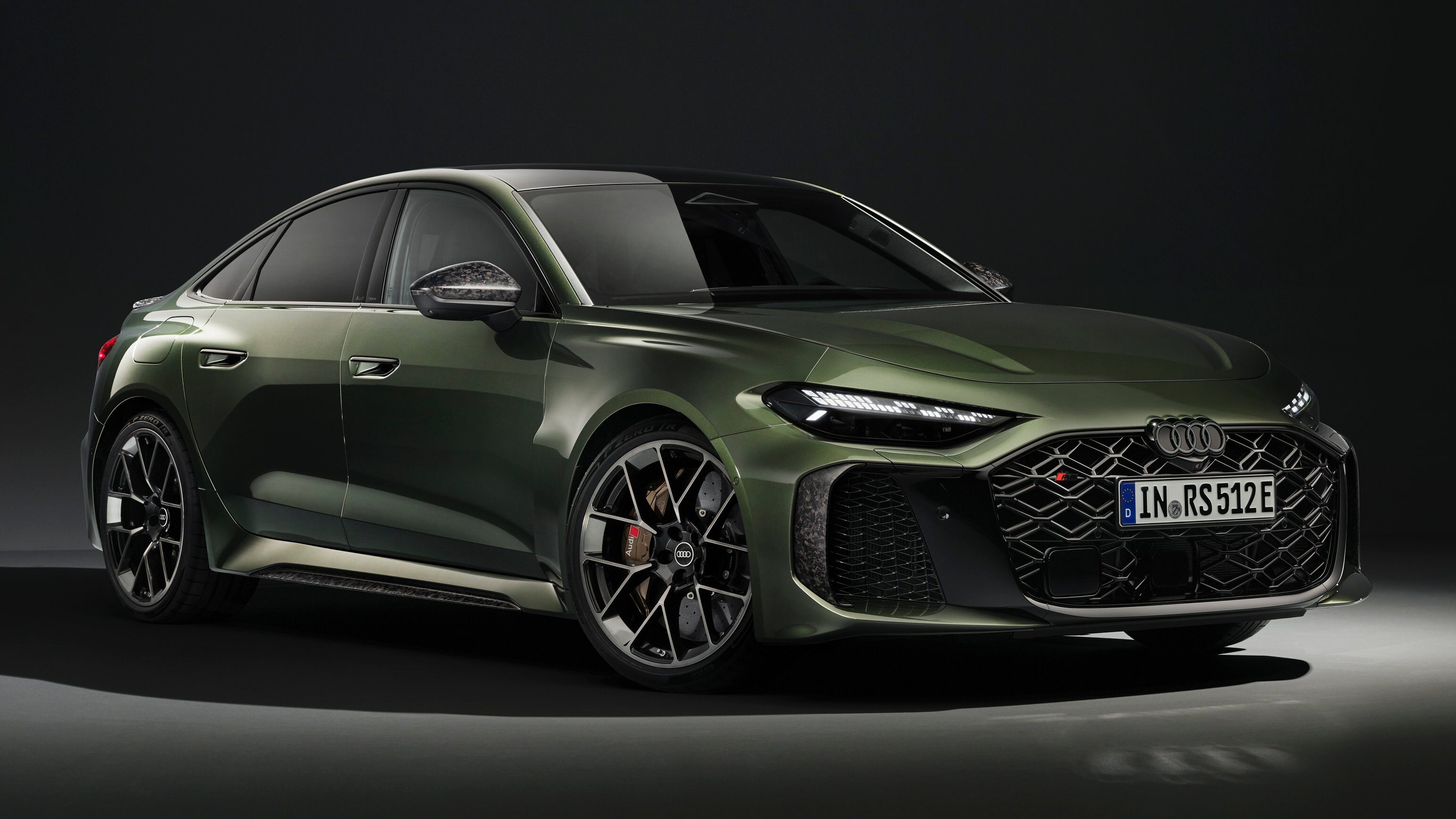 全新 2026 Audi RS 5 官图发布!Sedan 和 Avant 两种车身形式,搭载2.9升V6插混系统,最大输出639 hp/825 Nm