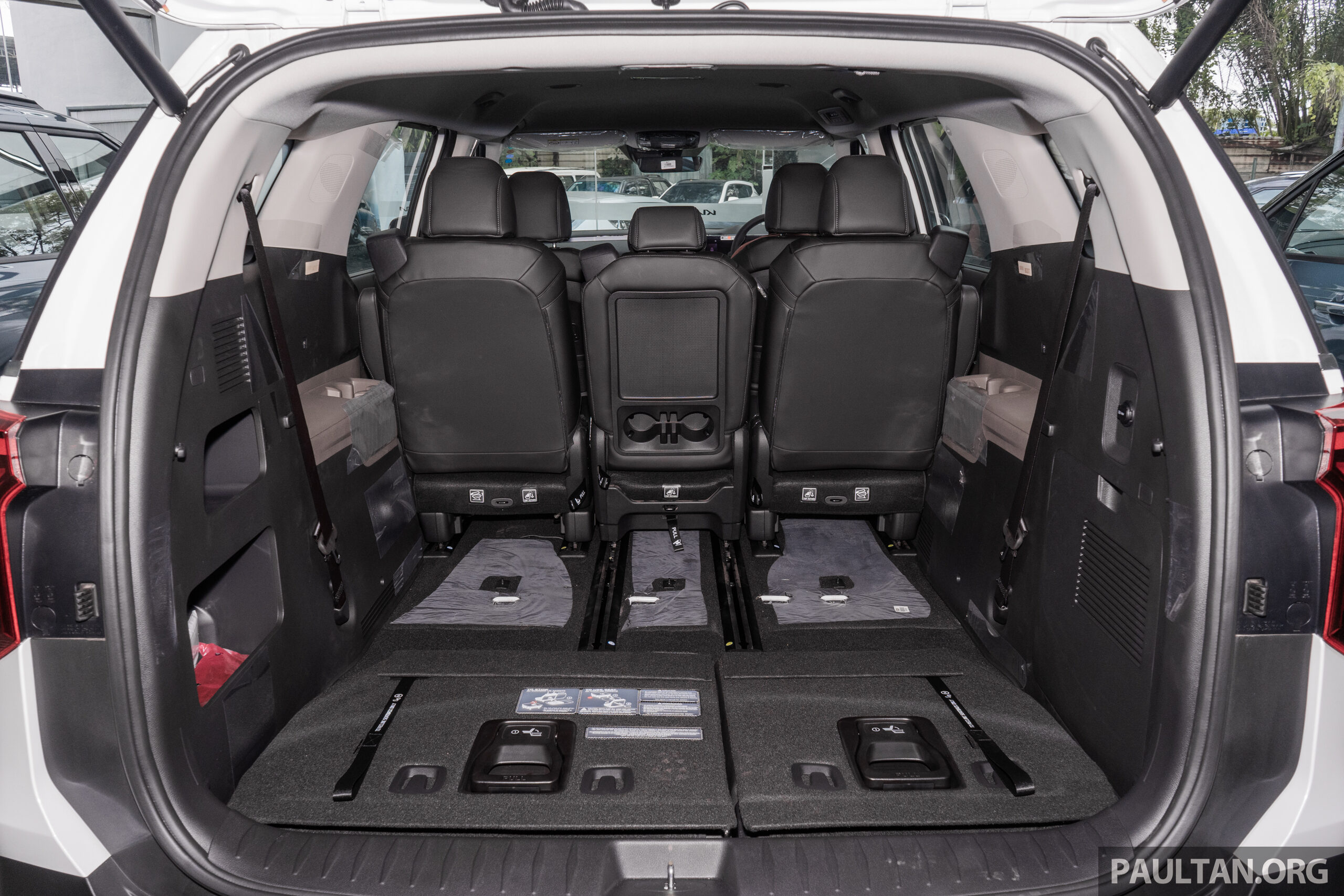 图集:2026 Kia Carnival 小改款八座版实拍!售RM239k