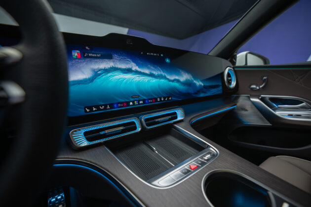 Mercedes-Benz 执行长承认新车取消实体按键的做法过于激进, 承诺未来将把实体按键重新放回到车内并与大荧幕共存