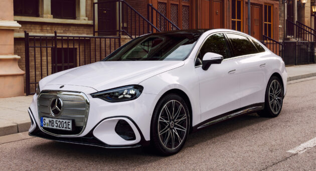 Mercedes-Benz 执行长承认新车取消实体按键的做法过于激进, 承诺未来将把实体按键重新放回到车内并与大荧幕共存