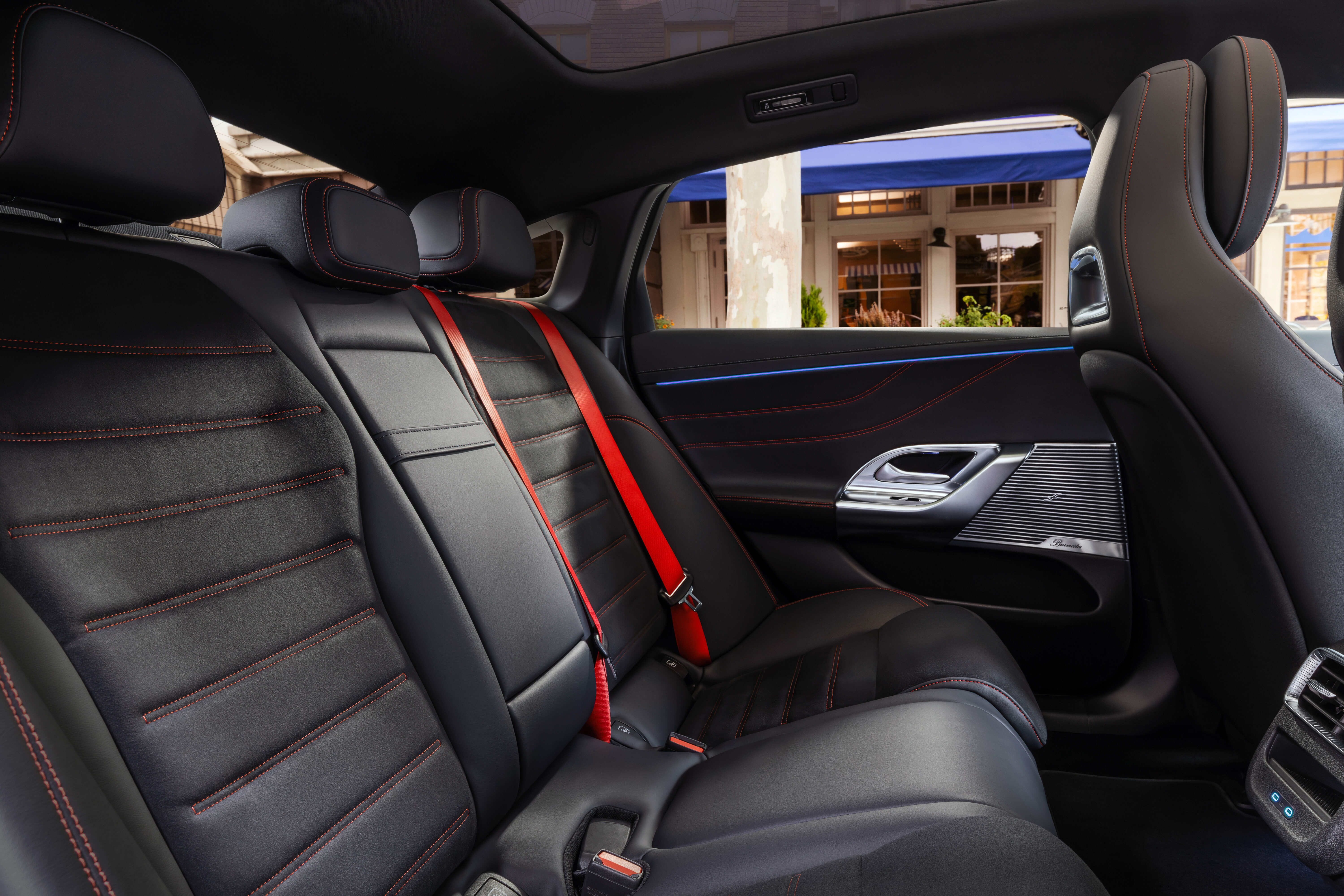 全新 2026 Mercedes-Benz C-Class 纯电动版全球首发！39.1寸 MBUX Hyperscreen、WLTP 续航里程达762公里